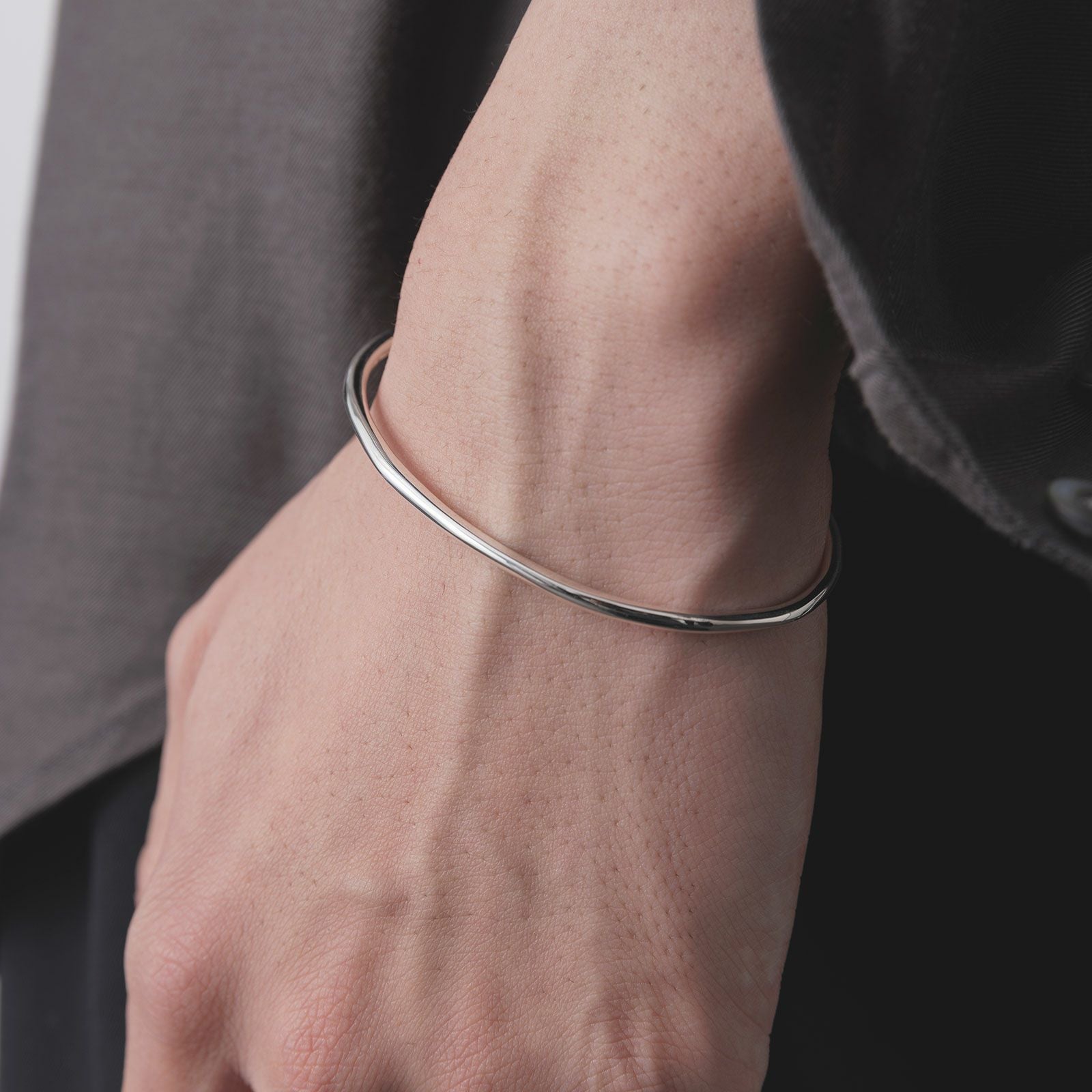 Grace Bangle - SILVER | GARNI ONLINE STORE