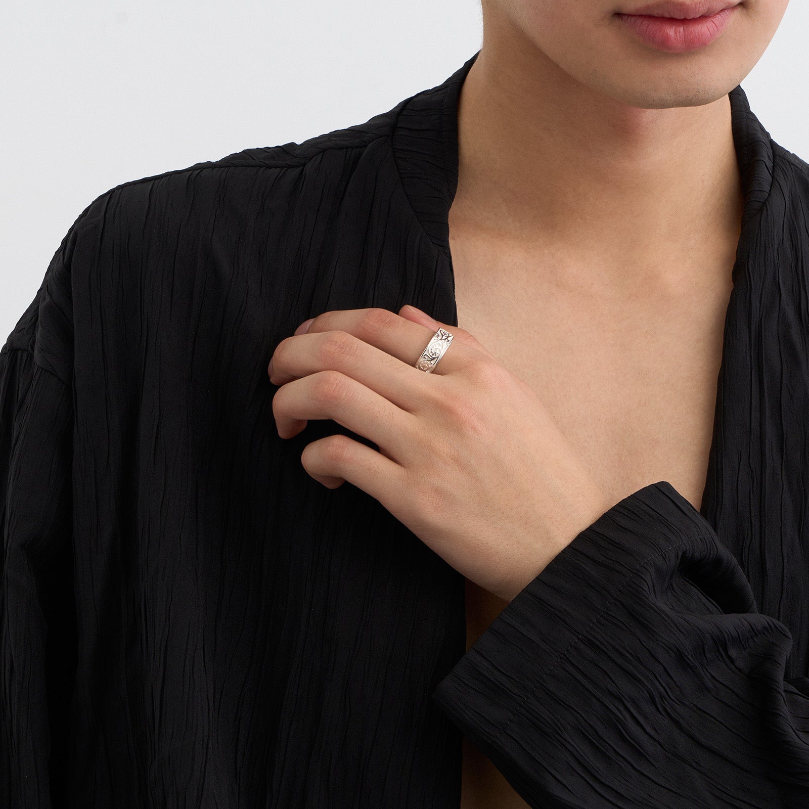 Vine Pattern Ring - Light - WHITE | GARNI ONLINE STORE