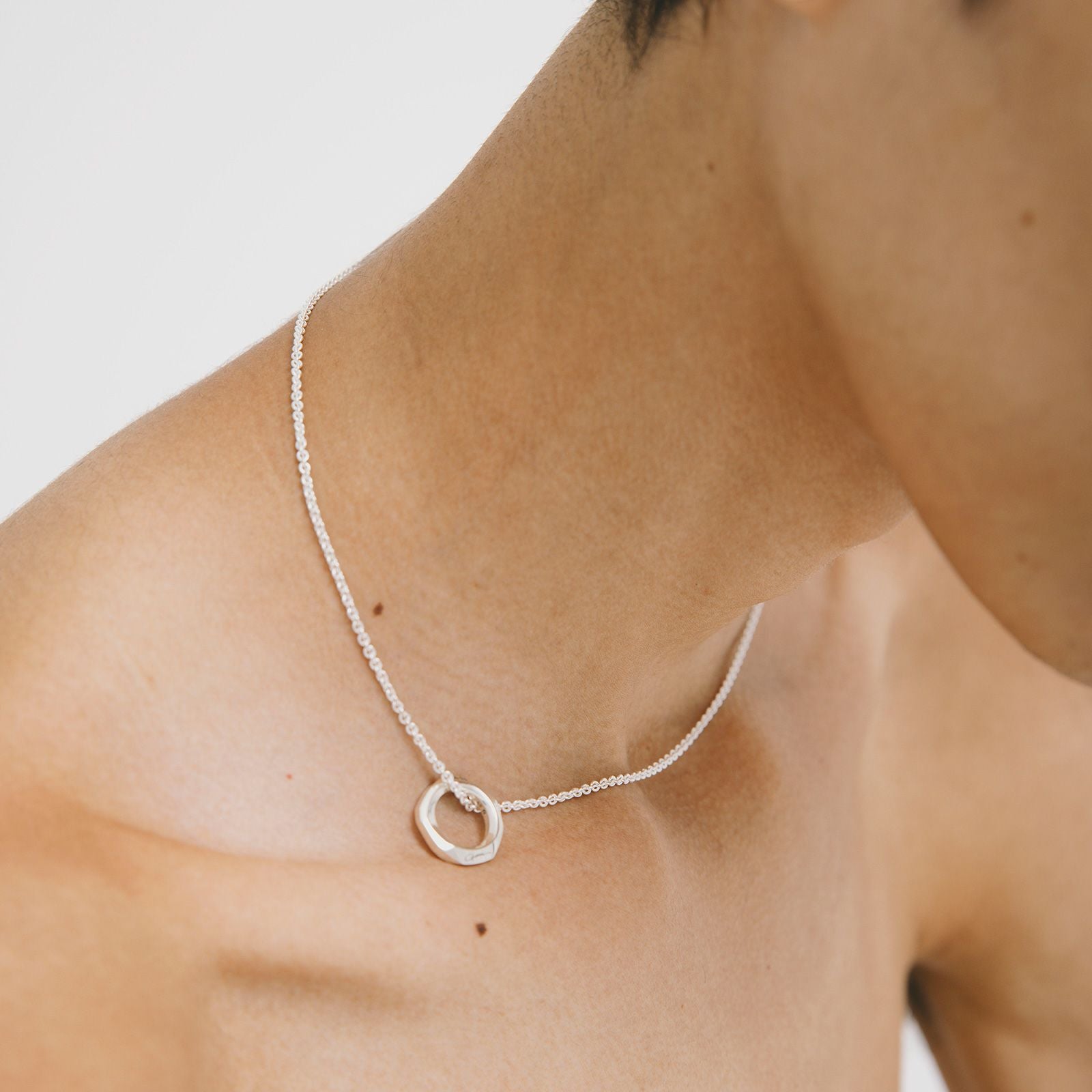 Crockery Hole Pendant | GARNI ONLINE STORE