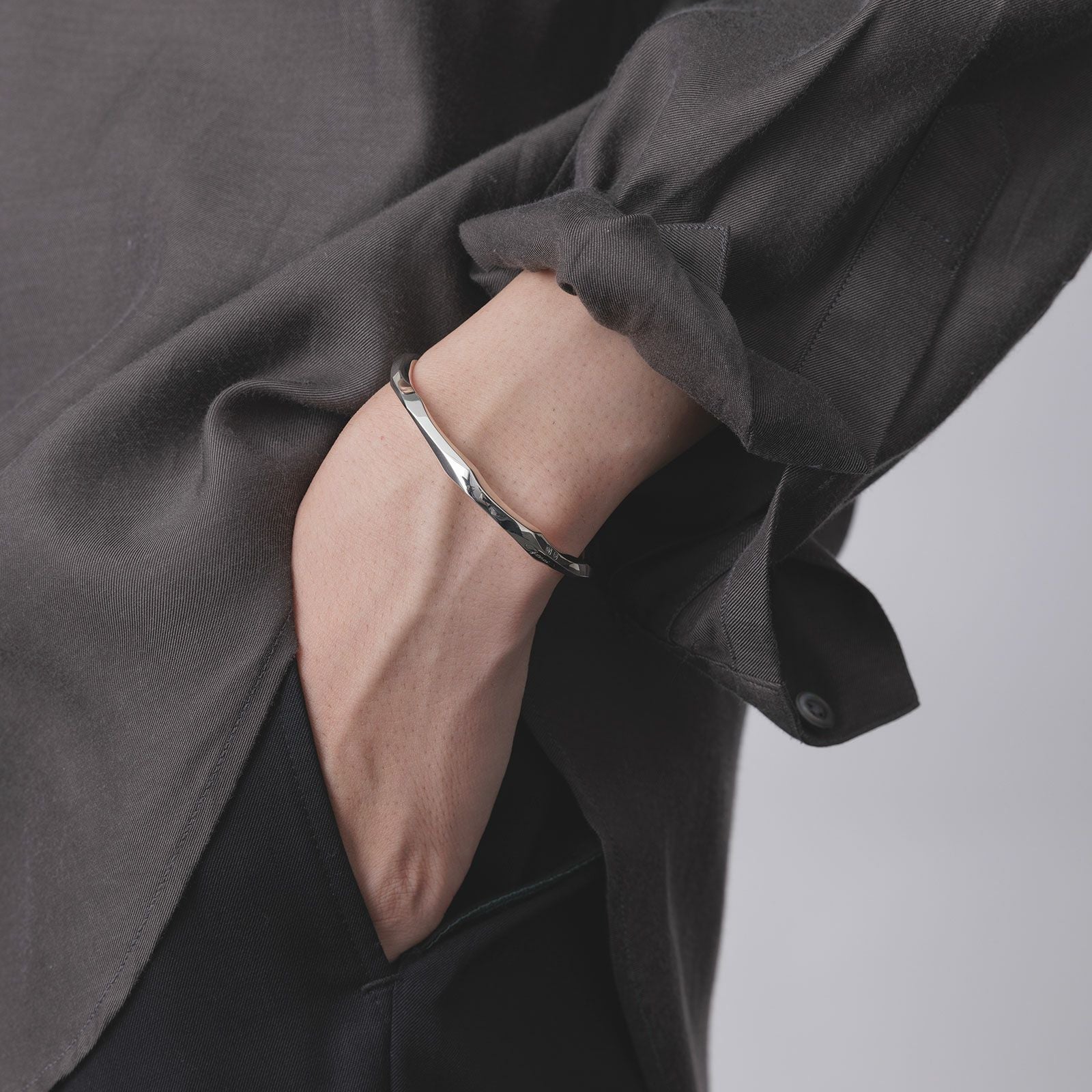 Crockery Bangle - S | GARNI ONLINE STORE