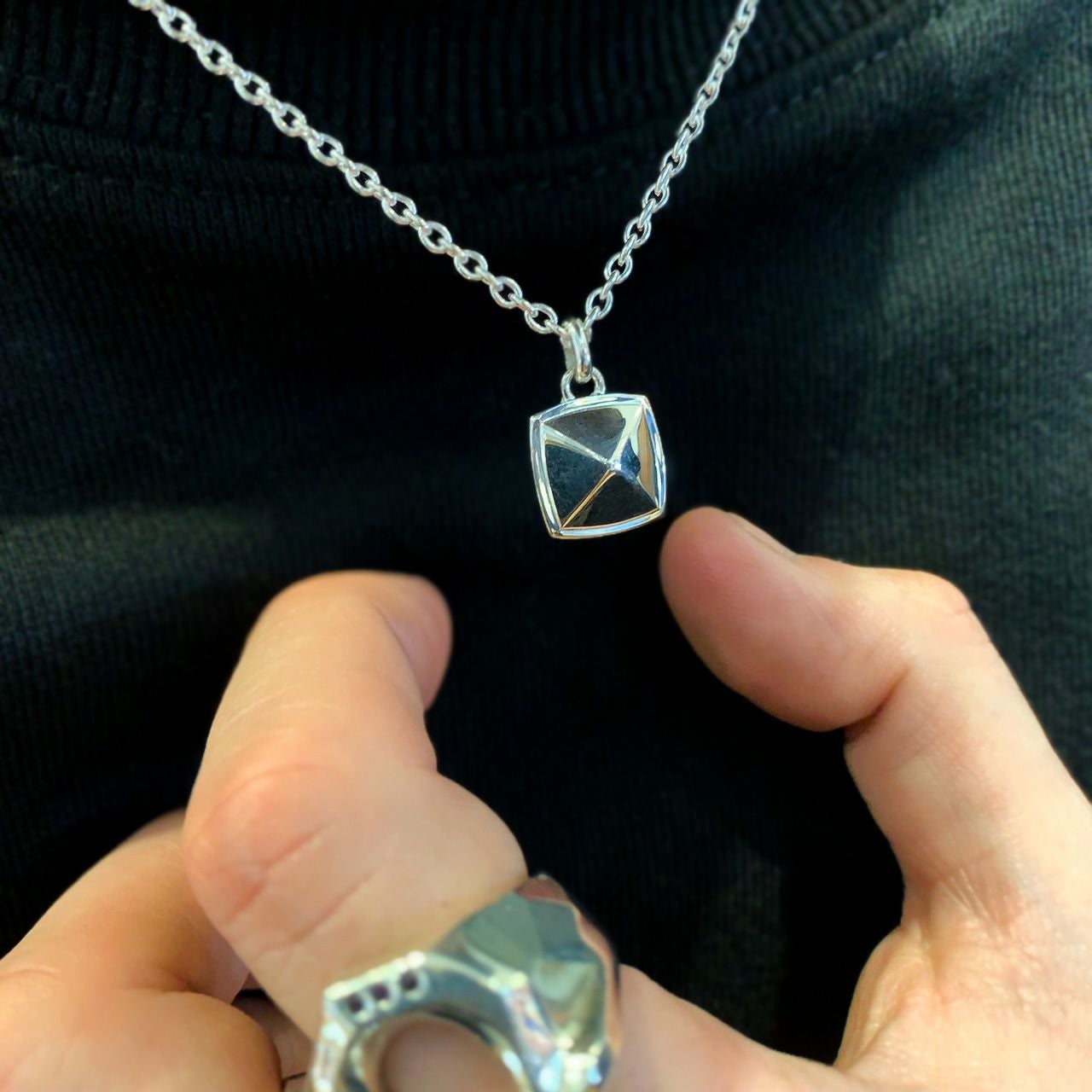 Stud Pendant - L | GARNI ONLINE STORE