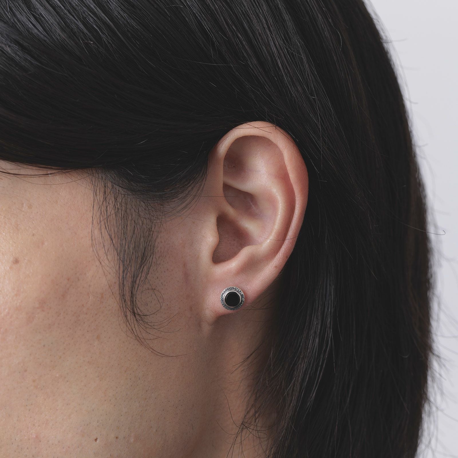 Round Stone Pierce | GARNI ONLINE STORE