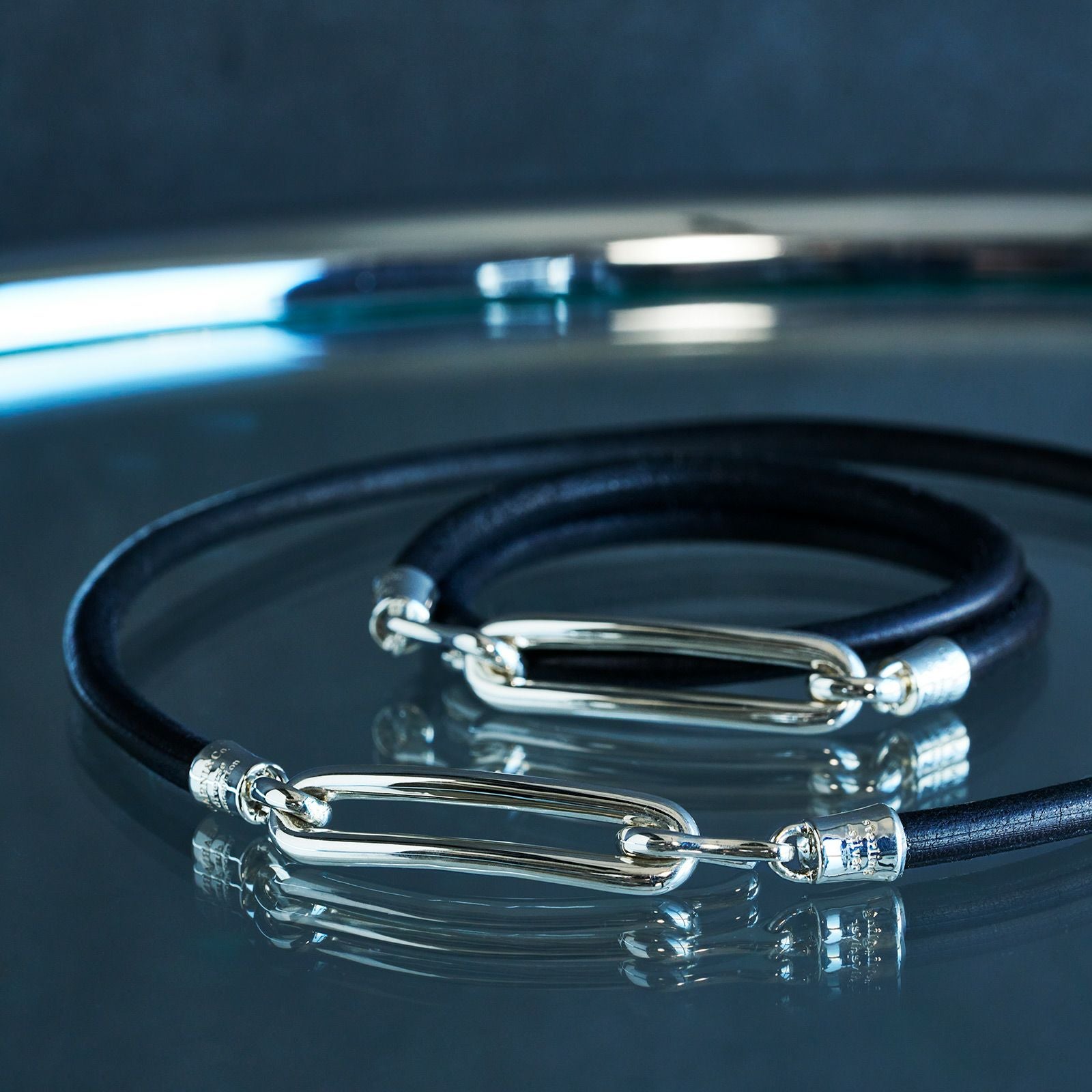 Pipe Leather Bracelet | GARNI ONLINE STORE
