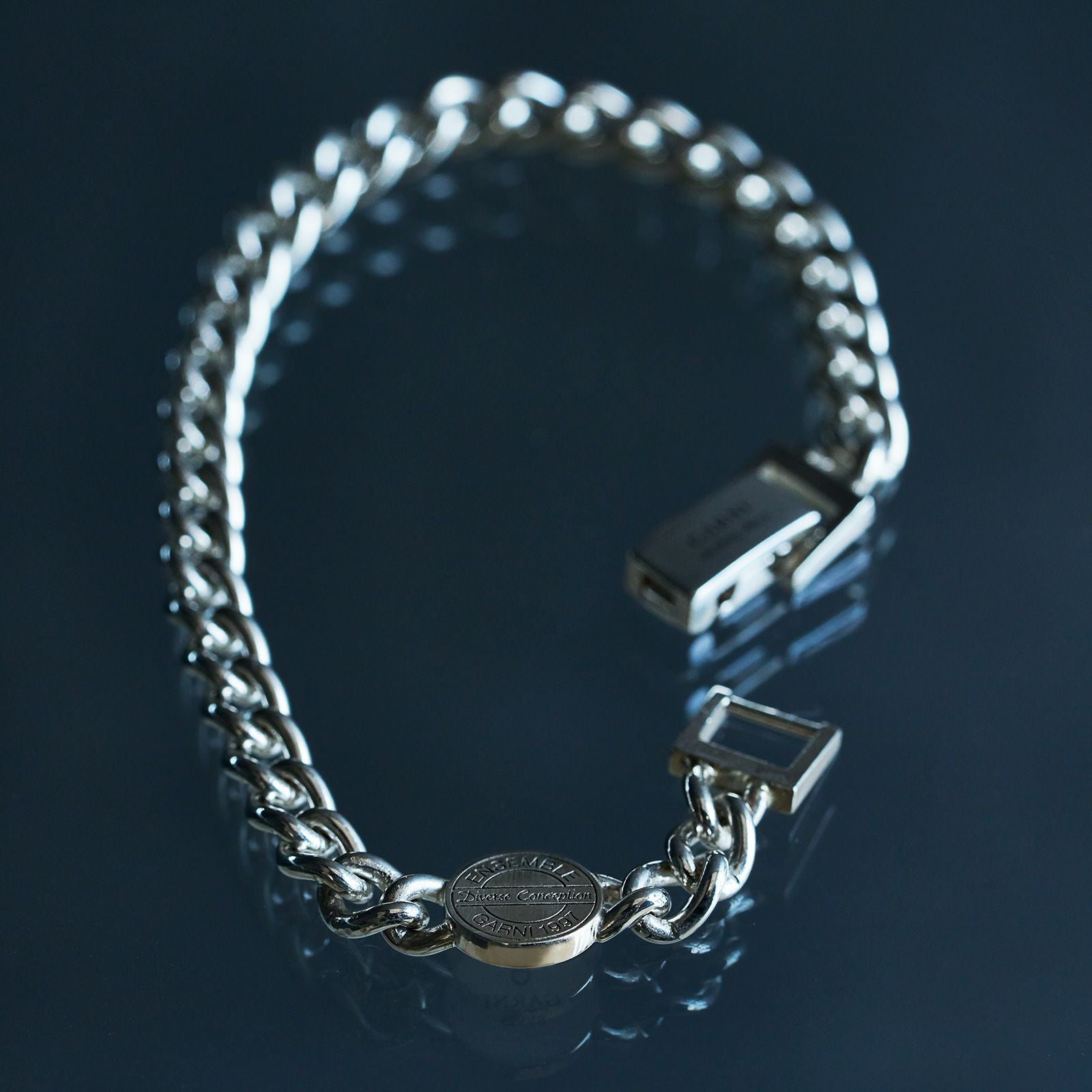 Engrave Coin Bracelet | GARNI ONLINE STORE