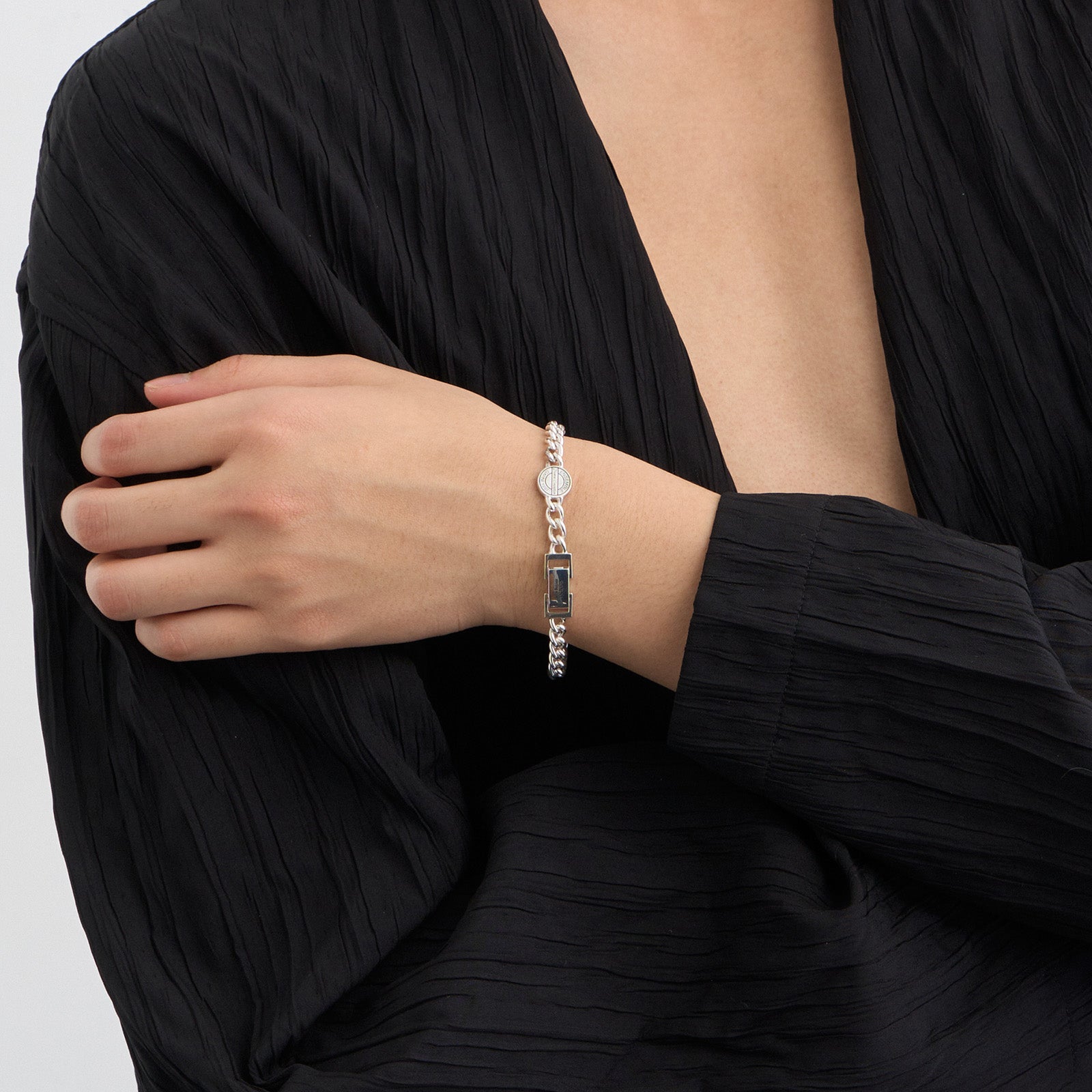 Engrave Coin Bracelet | GARNI ONLINE STORE