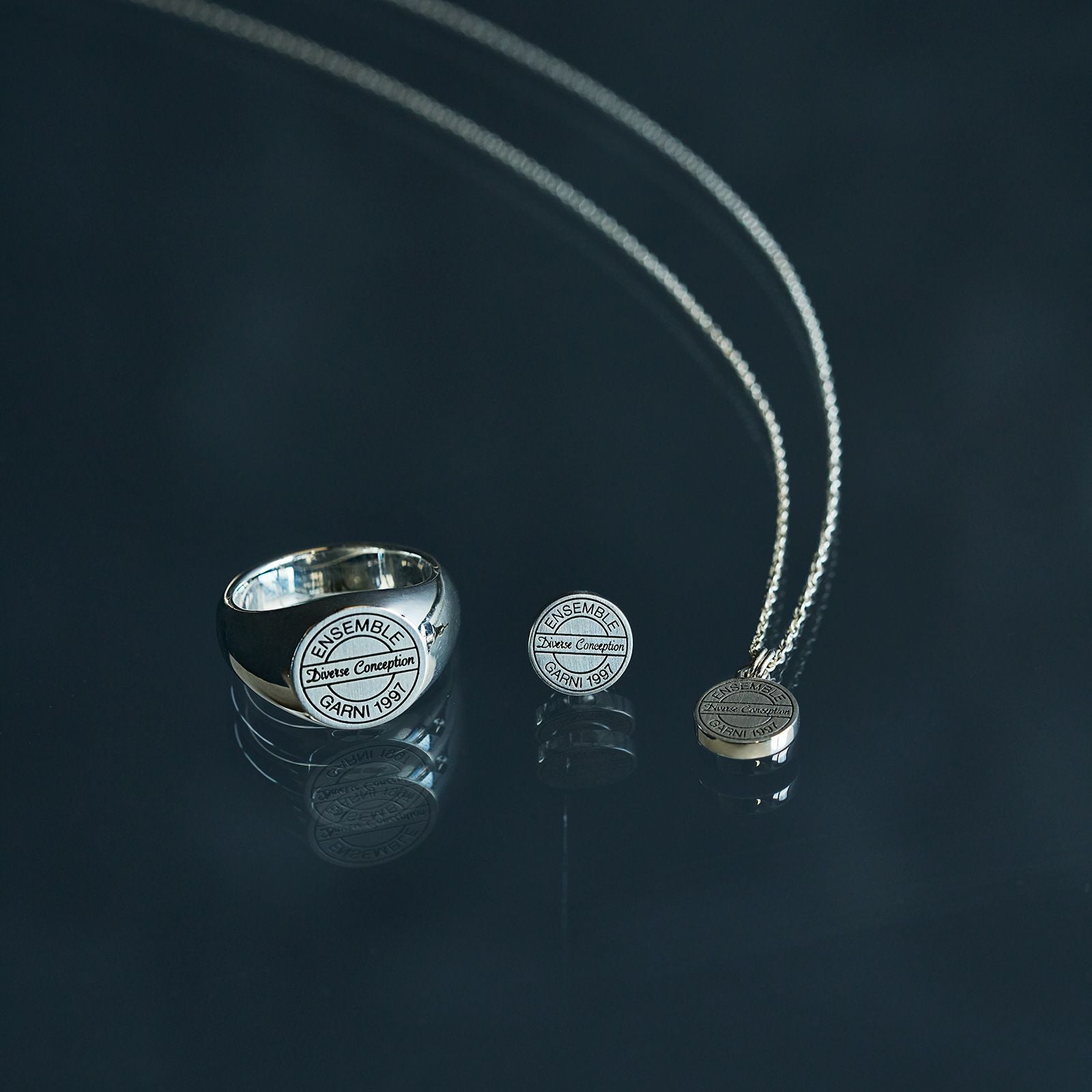 Engrave Coin Pendant - S | GARNI ONLINE STORE