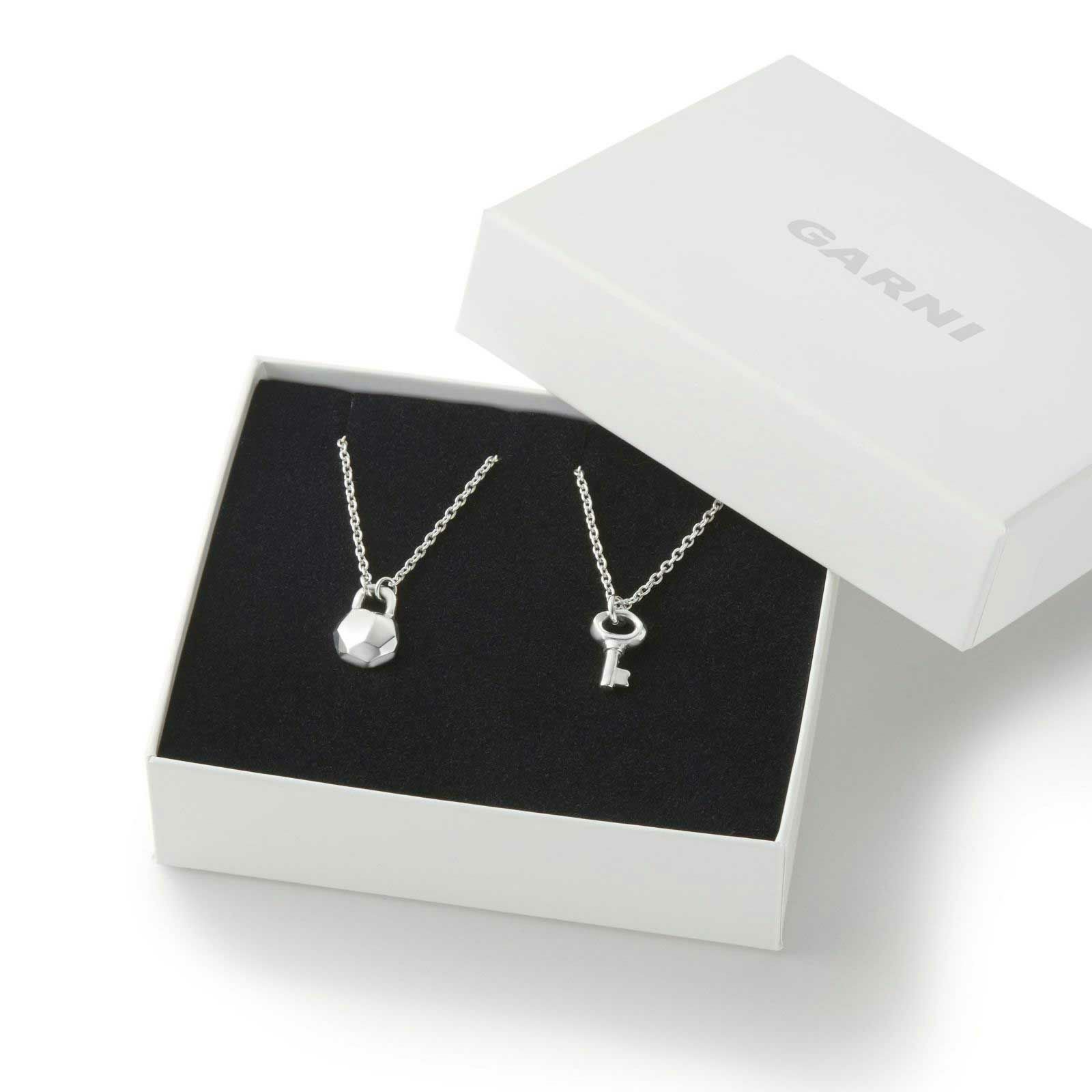 Crockery Horseshoe Pendant [2 pcs set] | GARNI ONLINE STORE