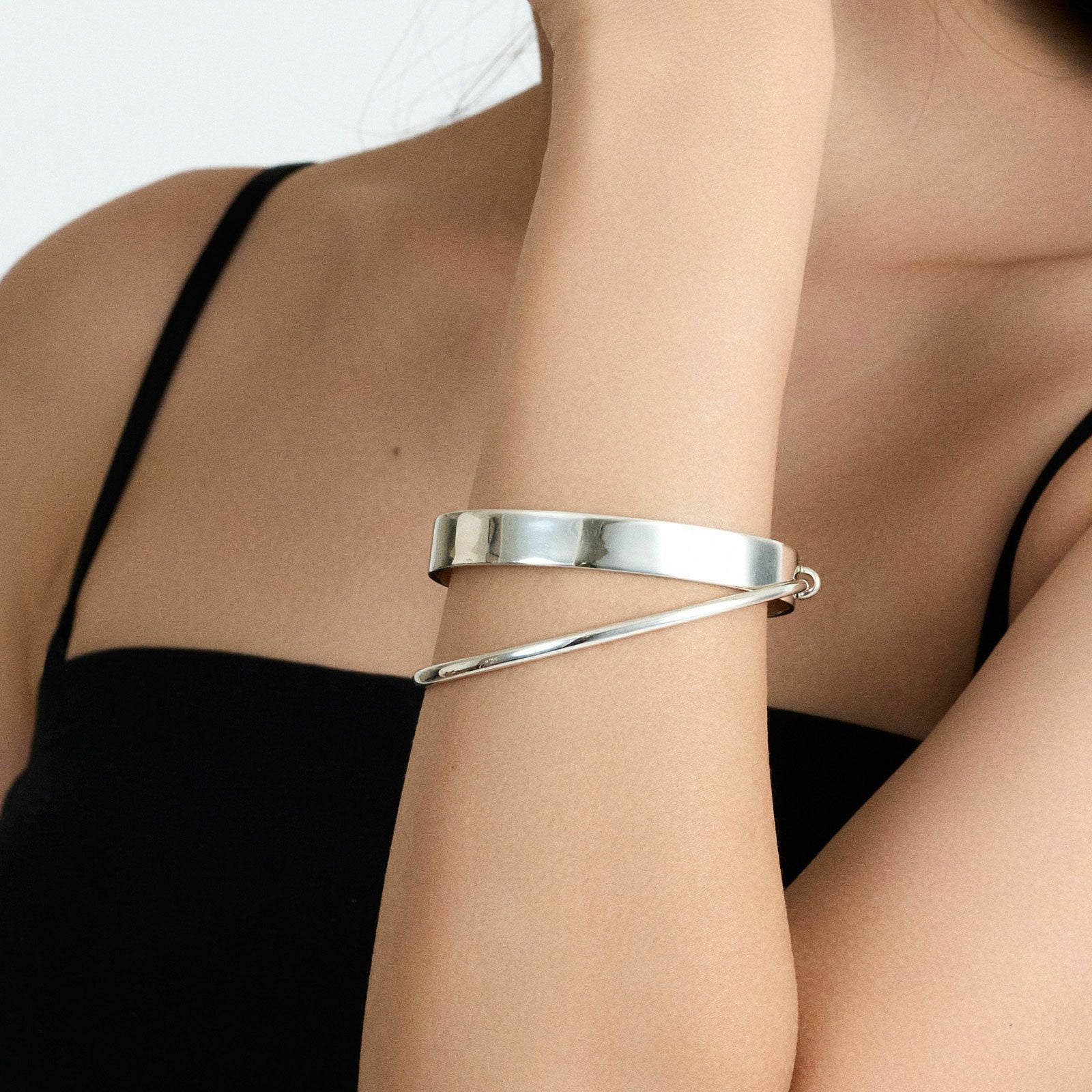 Swing Bangle | GARNI ONLINE STORE
