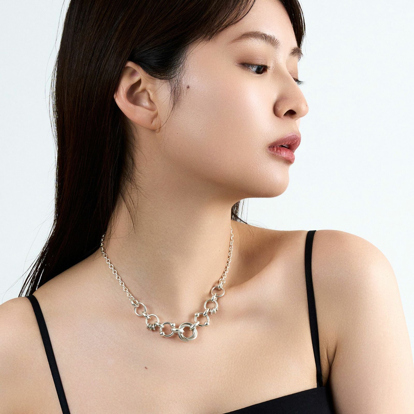 Symbol Chain Necklace | GARNI ONLINE STORE