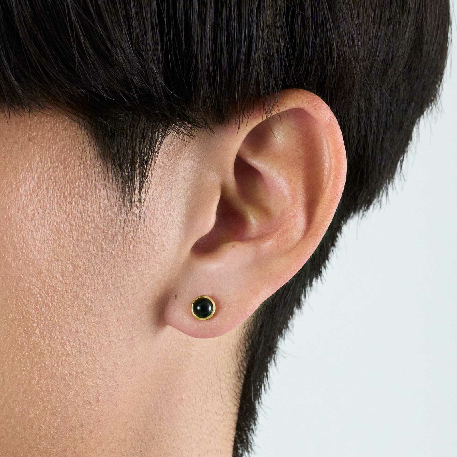 Baroque Stud Pierce - BLACK | GARNI ONLINE STORE