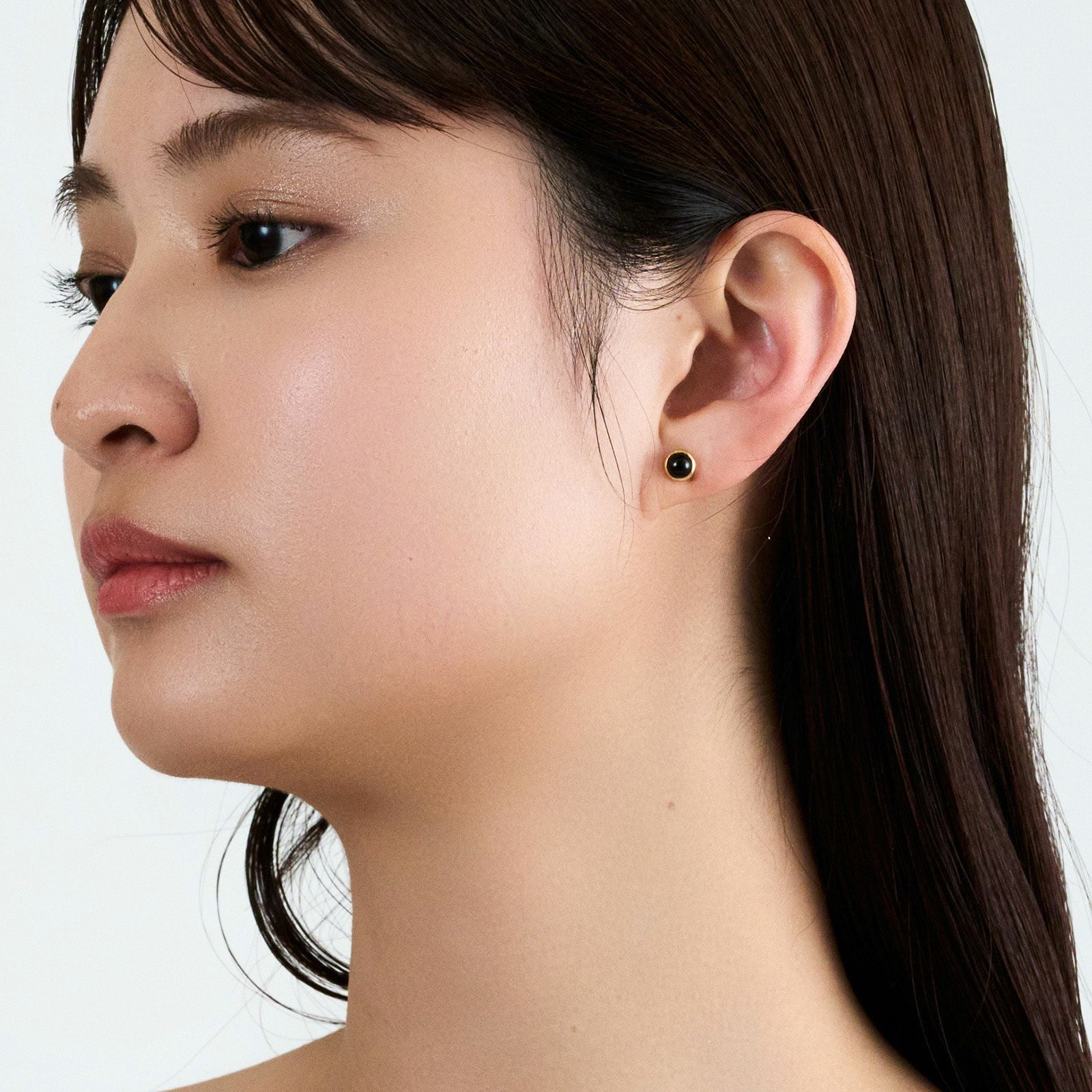 Baroque Stud Pierce - BLACK | GARNI ONLINE STORE