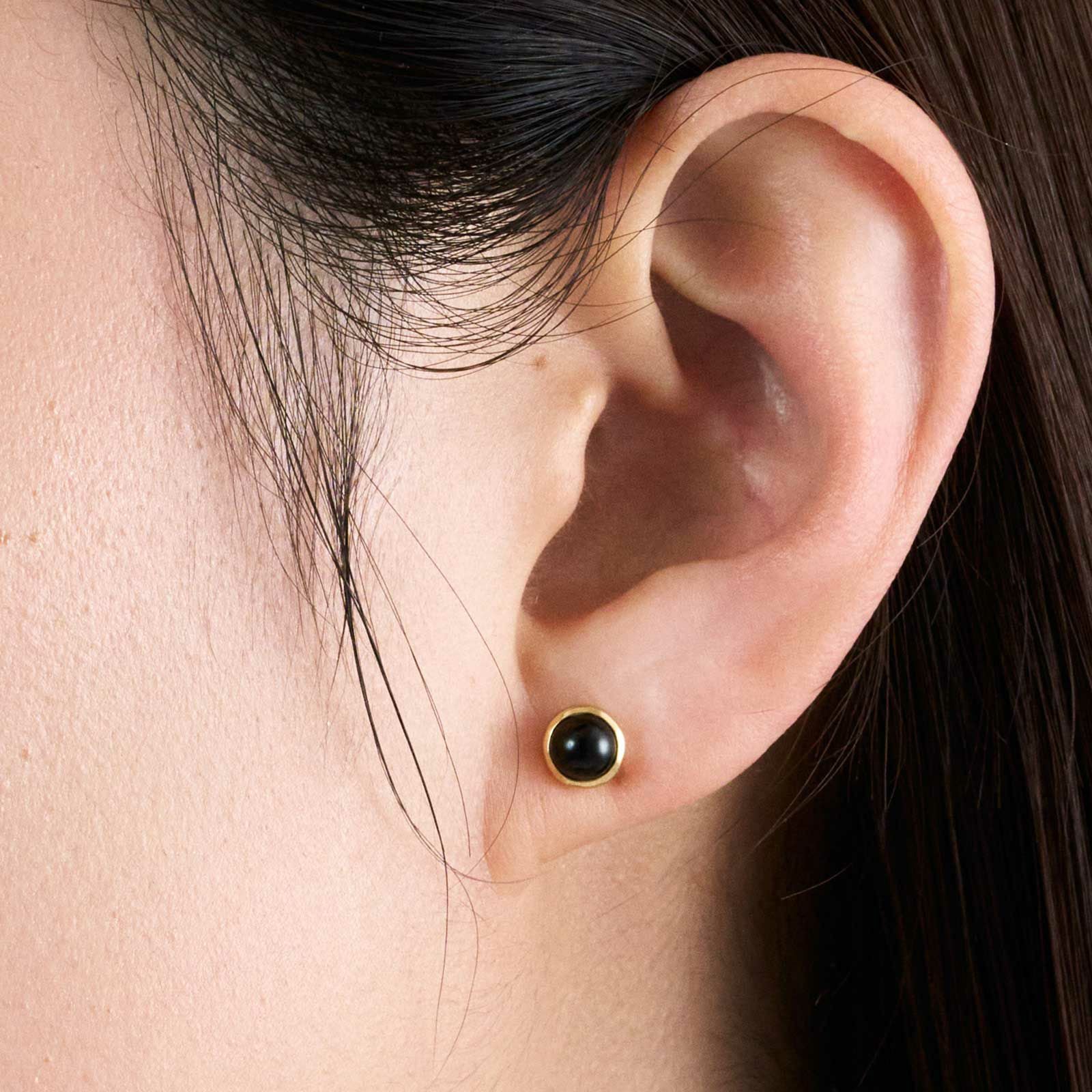 Baroque Stud Pierce - BLACK | GARNI ONLINE STORE