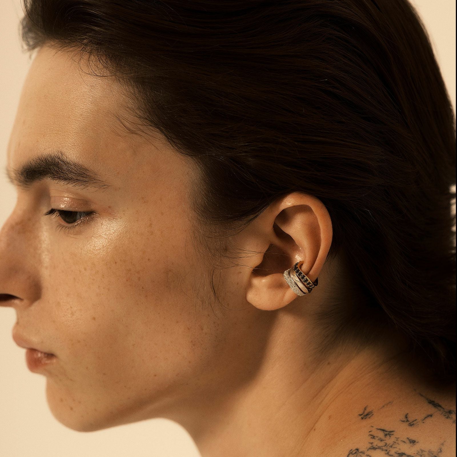 Curved Eternity Ear Cuff | GARNI ONLINE STORE