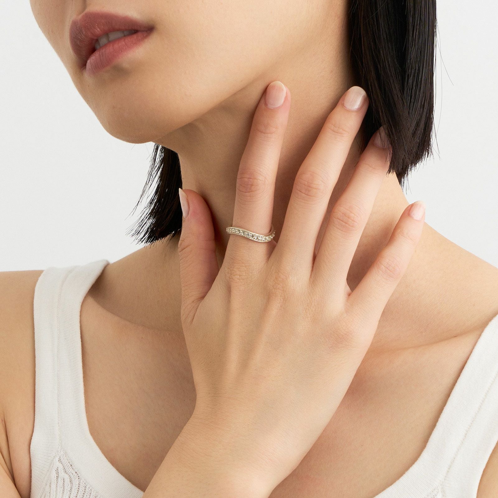 Curved Eternity Ring | GARNI ONLINE STORE