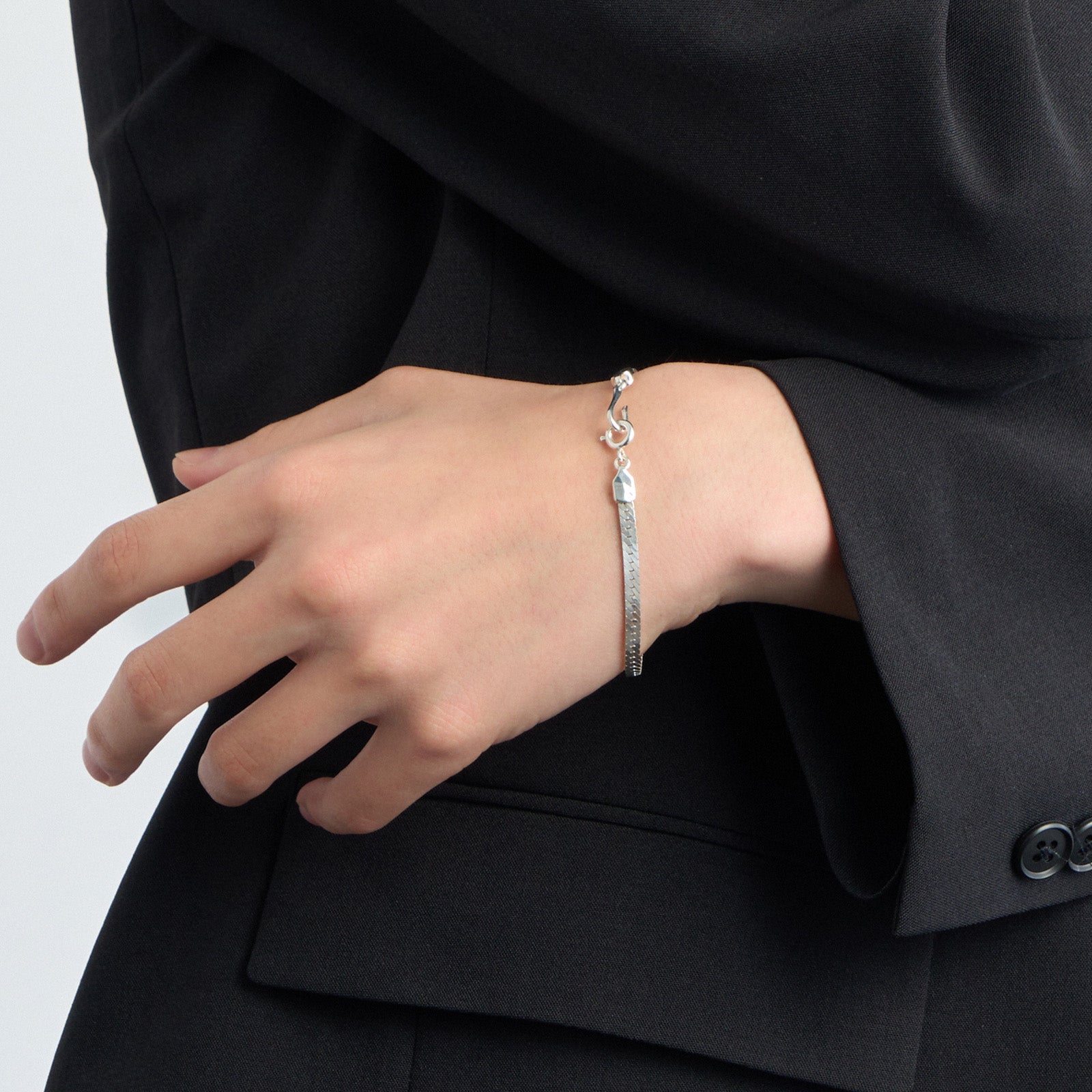 Herringbone Chain Bracelet | GARNI ONLINE STORE